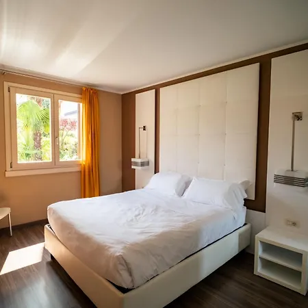 Aparthotel Acqua Sirmione